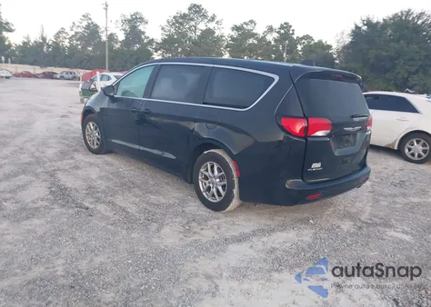 2023 Chrysler Voyager Lx z USA, uszkodzony, nr VIN 2C4RC1CG0PR529817